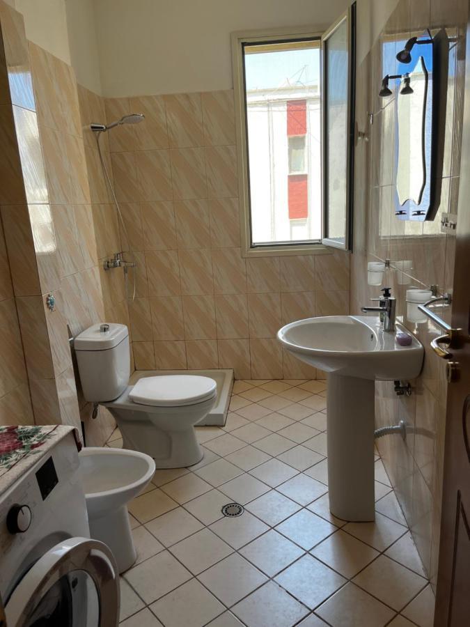 Appartamento Incantevole Con Posto Auto Privato Vlorë エクステリア 写真