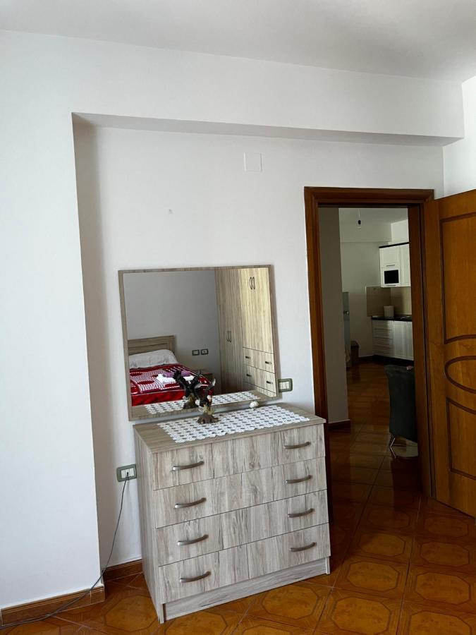Appartamento Incantevole Con Posto Auto Privato Vlorë エクステリア 写真