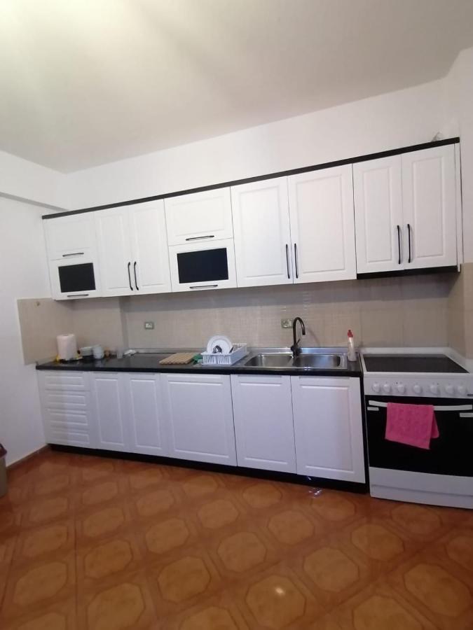 Appartamento Incantevole Con Posto Auto Privato Vlorë エクステリア 写真